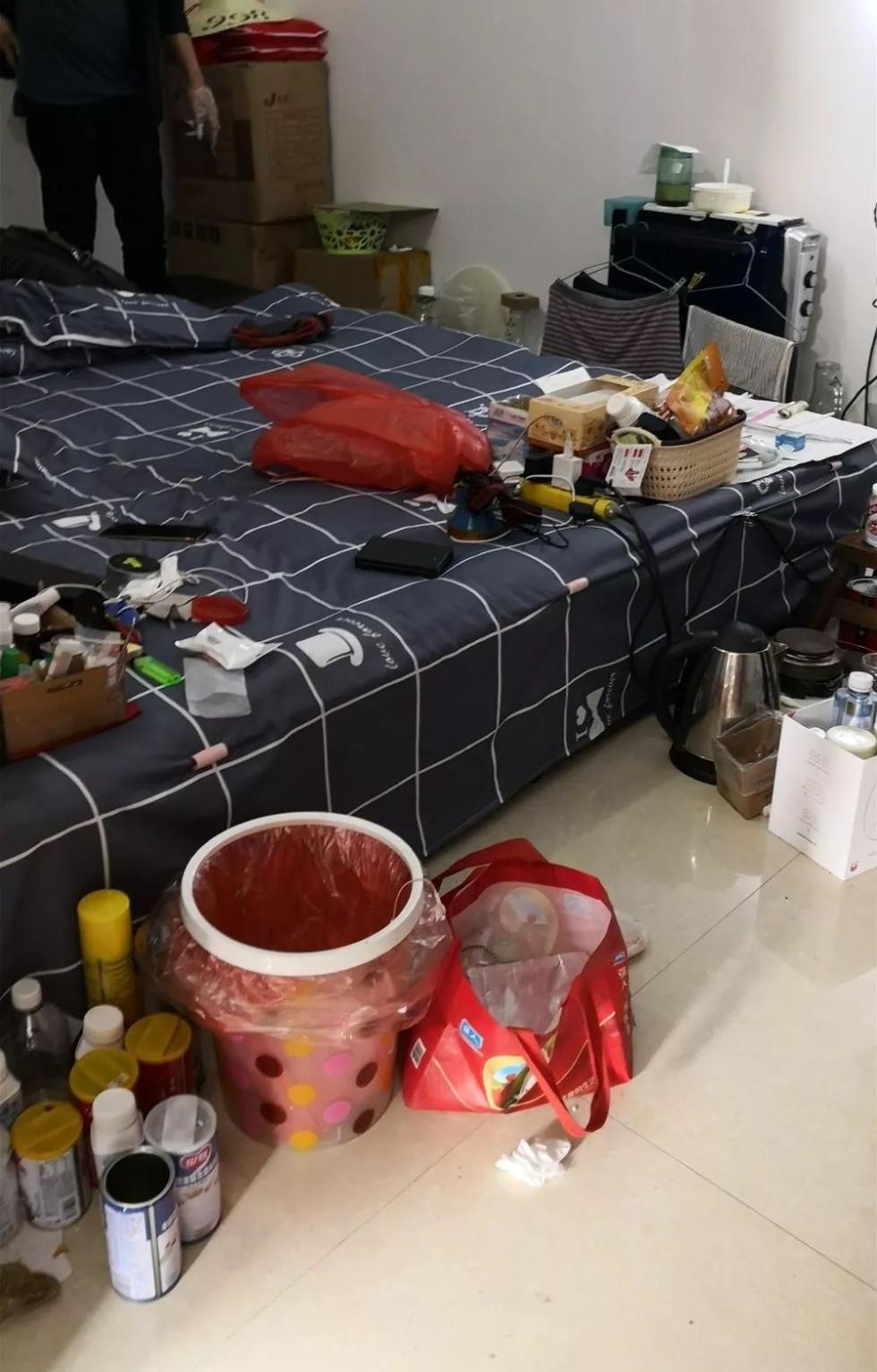 事发今晨:嫌犯挥舞凶器疯狂拒捕,危急时刻,民警果断开枪