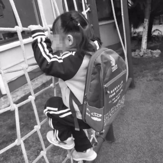 痛心！父亲接了个电话，将女儿忘车里9小时致死，他却怪…