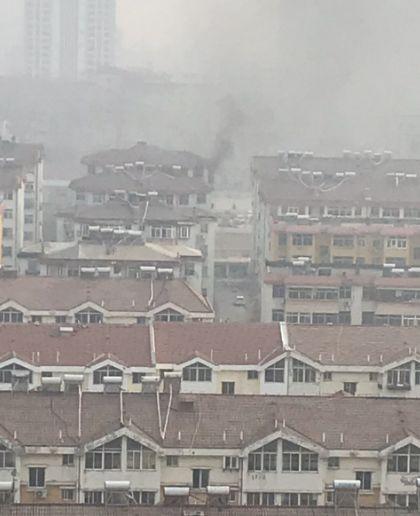 烟台市只楚附近一小区发生爆炸！火势剧烈，五分钟后消防车到达现