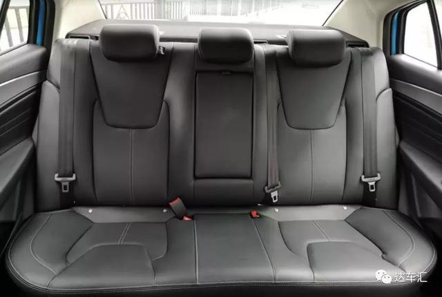 苏大强决定要买车 艾瑞泽5和桑塔纳该选谁?