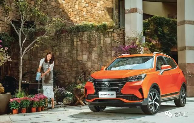 都在瞄准年轻人,长安全新CS15有什么不同?