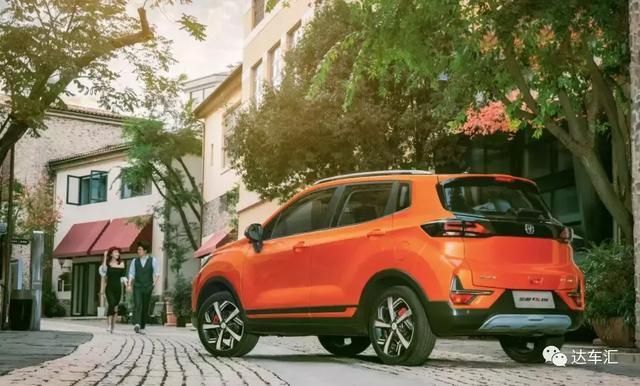 都在瞄准年轻人,长安全新CS15有什么不同?